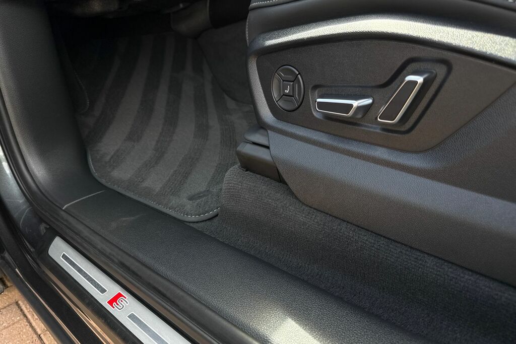 Audi Q7 3L S Line Black #32