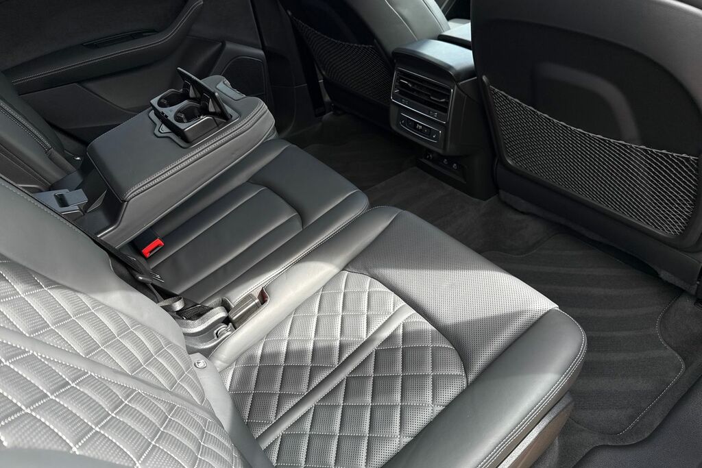 Audi Q7 3L S Line Black #39
