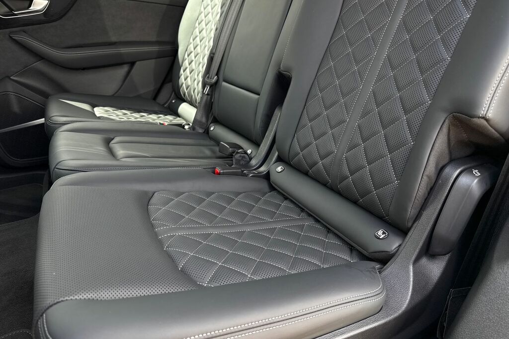 Audi Q7 3L S Line Black #34