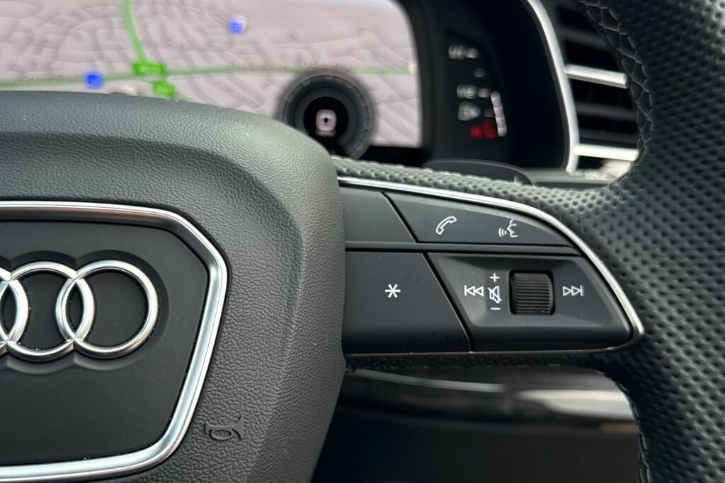 Audi Q7 3L S Line Black #47