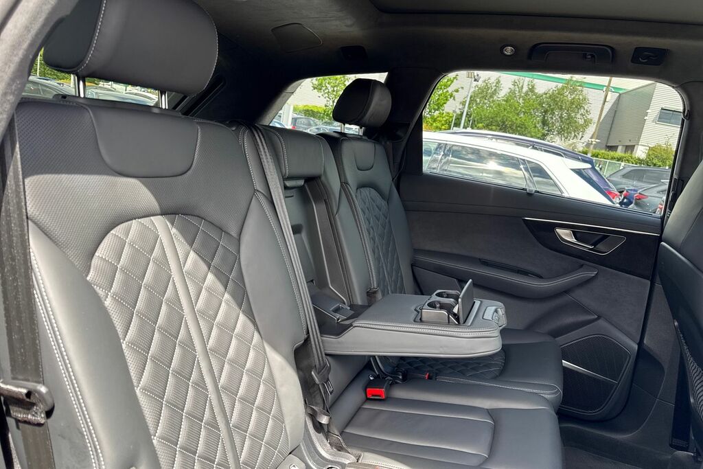 Audi Q7 3L S Line Black #40