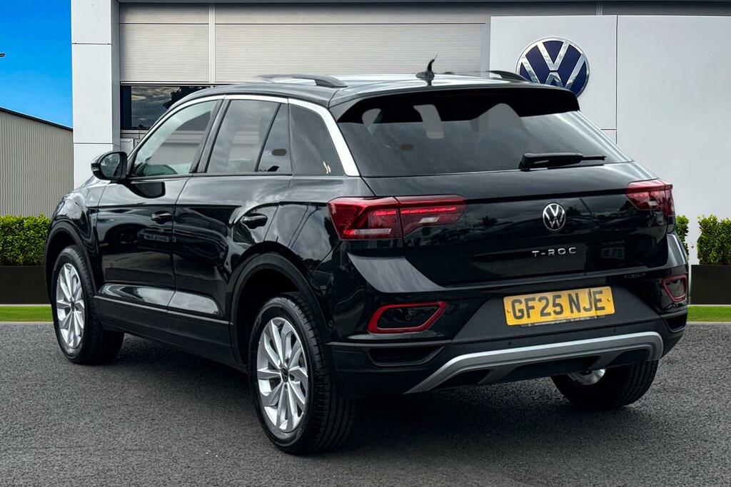 Volkswagen T-Roc 1.5 Tsi Match GF75NJE Black #2