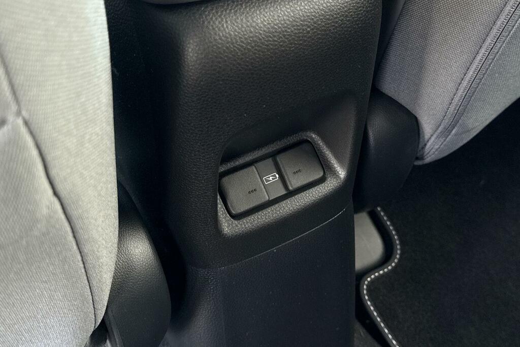 Honda Jazz 1.5 I-mmd Elegance Ecvt Red #33