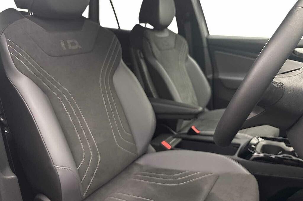 Volkswagen ID.4 Pro 77Kwh Black Edition Grey #10