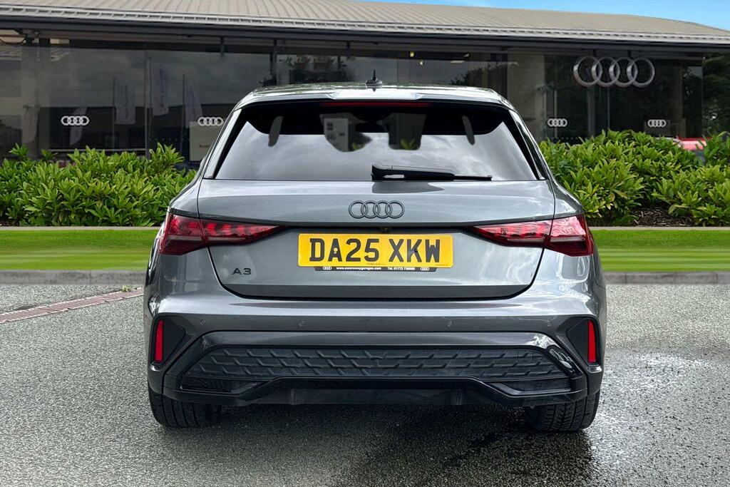Audi A3 Black Edition 35 Tfsi 150 Ps S Tronic DA25XKW Grey #4