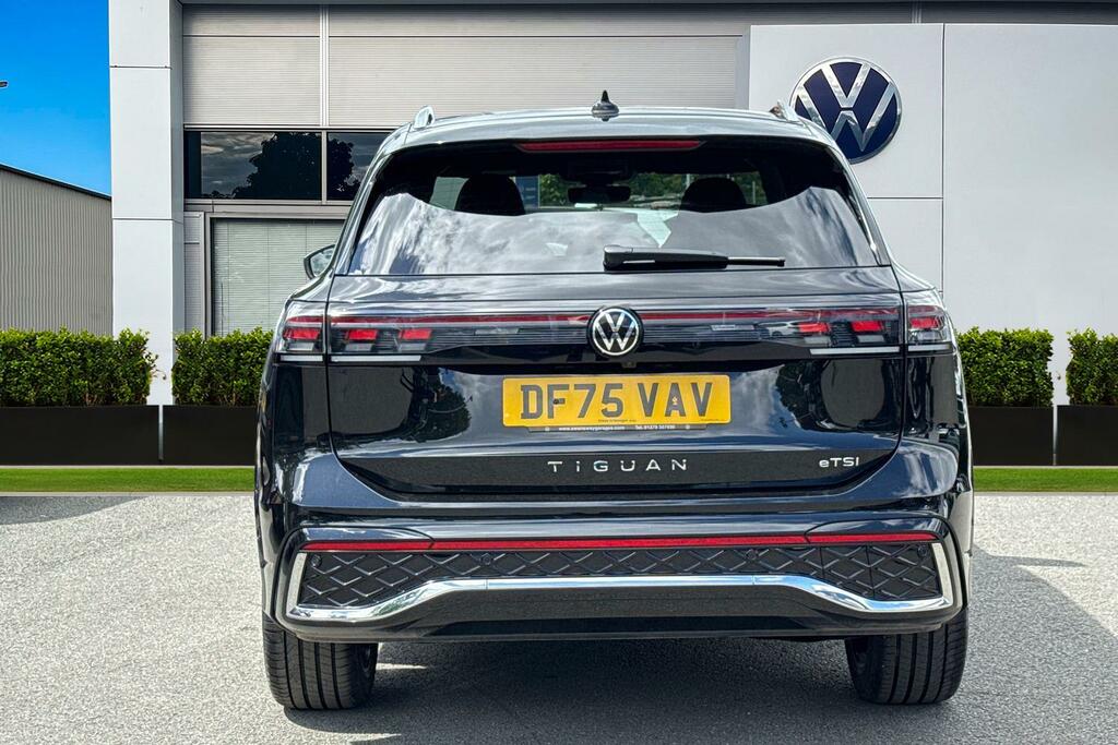 Volkswagen Tiguan 1.5 Etsi 150 R-line Dsg Comfort Package DF75VAV Black #4
