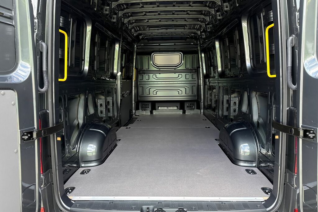 Volkswagen Crafter 2.0 Tdi Cr35 Commerce Plus Fwd Lwb High Roof Grey #6
