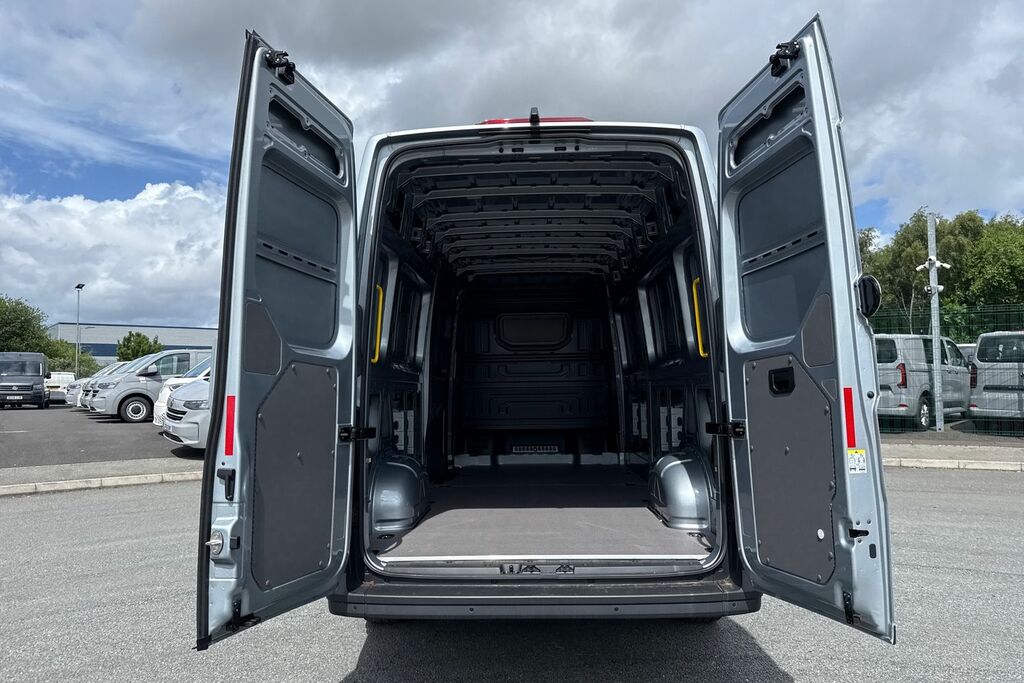 Volkswagen Crafter Cr35 Panel Van Commerce Plus Lwb 177 Ps 2.0 Tdi - Silver #6