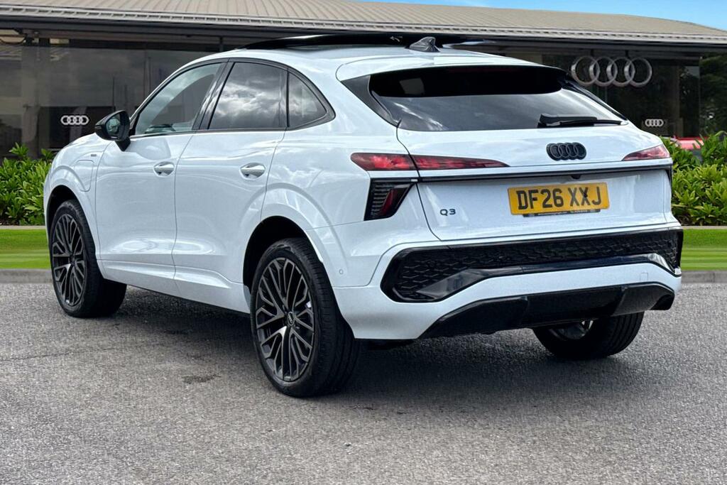 Audi Q3 Edition 1 E-hybrid 272 Ps S Tronic DF26XXJ White #2