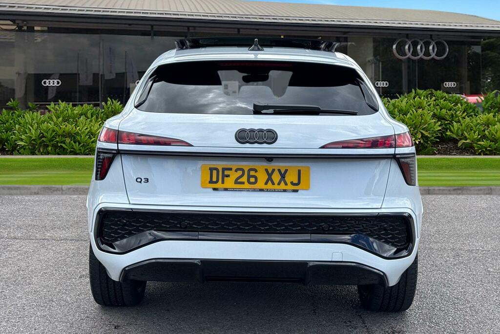 Audi Q3 Edition 1 E-hybrid 272 Ps S Tronic DF26XXJ White #4
