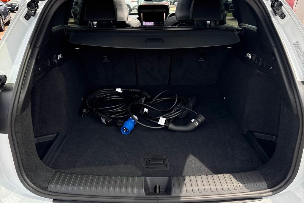 Audi SQ6 E-Tron Sq6 Suv Edition 1 E-tron 360,00 Kw White #6