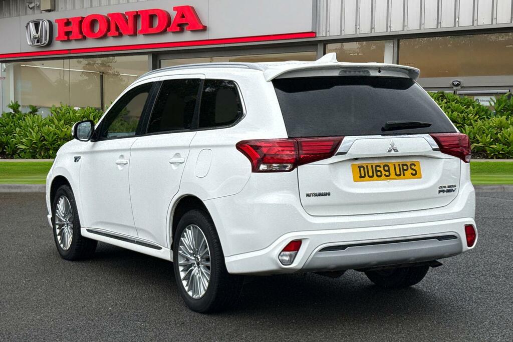 Mitsubishi Outlander 2.4H Twinmotor 13.8Kwh 4H Cvt 4Wd Euro 6 Ss White #2