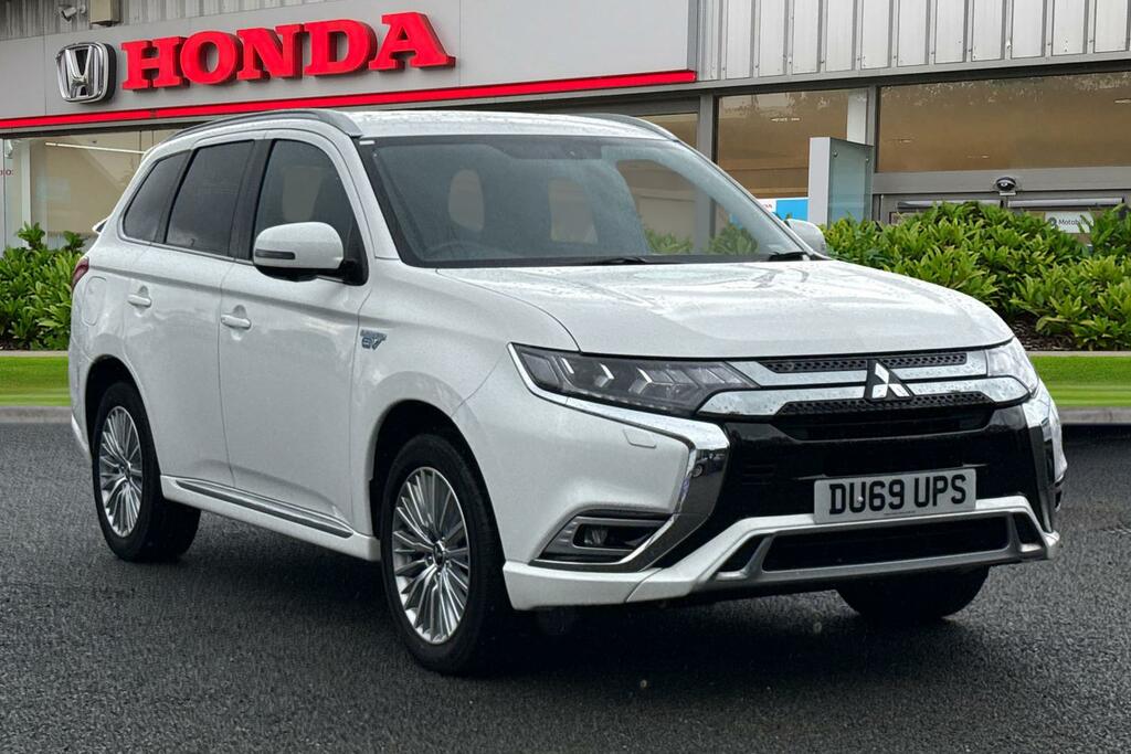 Mitsubishi Outlander 2.4H Twinmotor 13.8Kwh 4H Cvt 4Wd Euro 6 Ss White