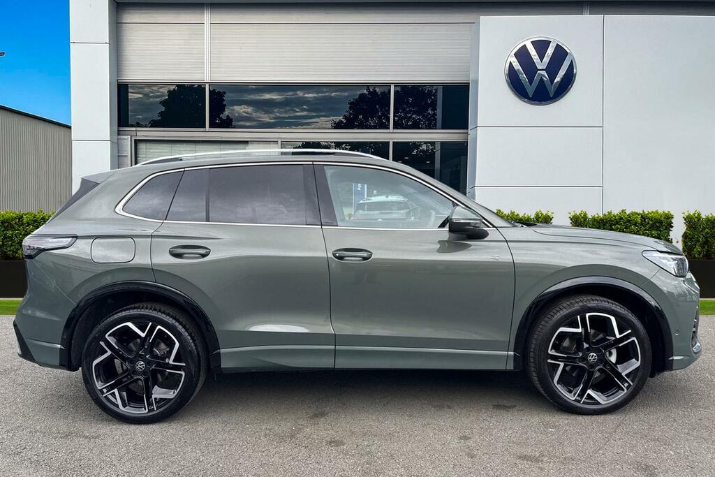 Volkswagen Tiguan 1.5 Etsi 150 R-line Dsg 20 York, Alloys, R DA75UCM Green #3