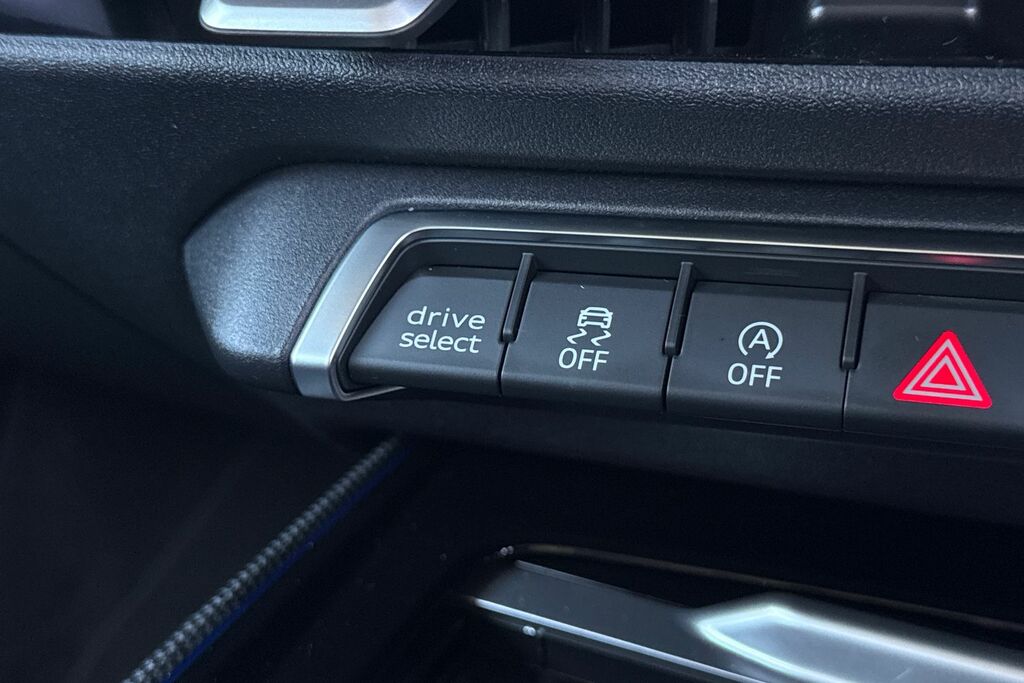 Audi Q3 1.5 Tfsi Launch Edition S Tronic White #48