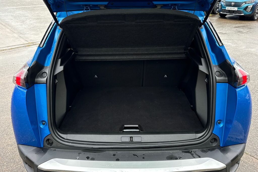 Peugeot e-2008 50Kwh Gt Premium Blue #6