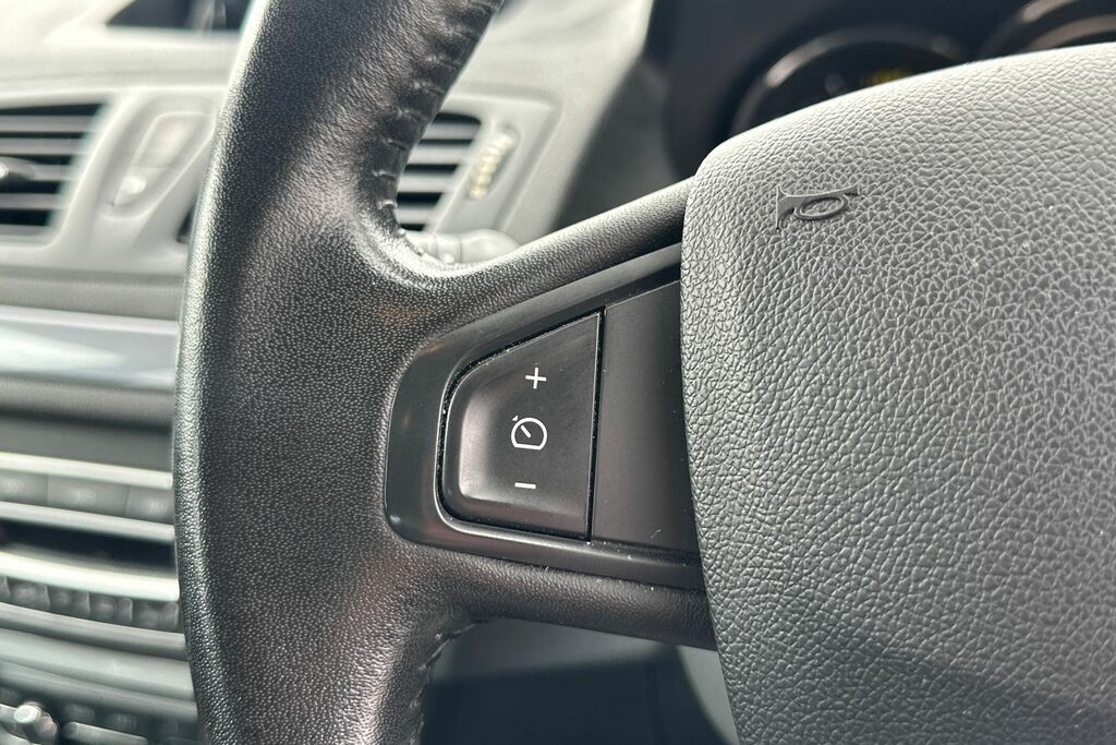 Renault Megane Vvt Expression Hatchback Silver #31