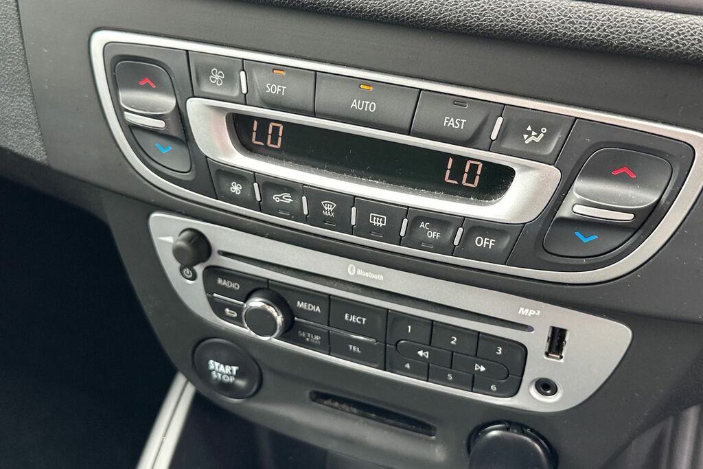 Renault Megane Vvt Expression Hatchback Silver #34