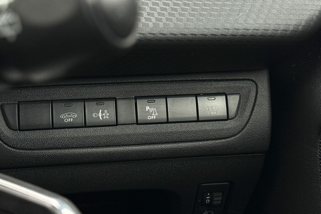 Peugeot 2008 Active Grey #42