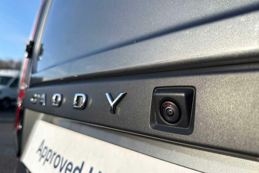Volkswagen Caddy Maxi Commerce Pro Black #31