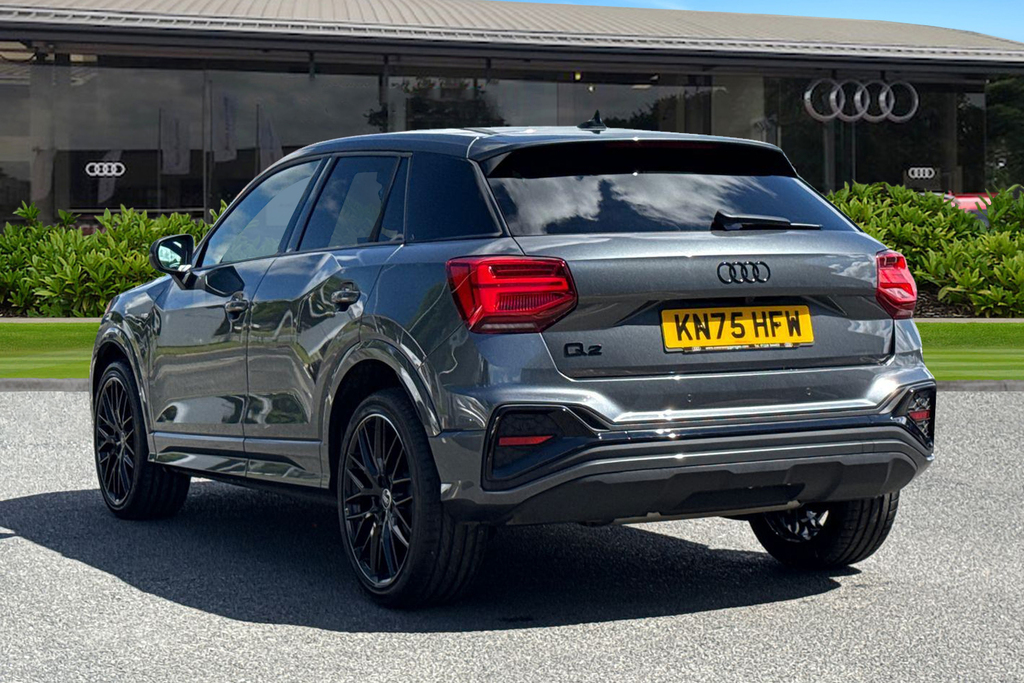 Audi Q2 Black Edition 35 Tfsi 150 Ps S Tronic KN75HFW Grey #2