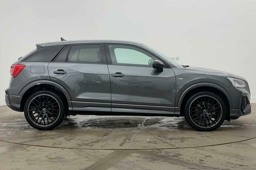 Audi Q2 Black Edition 35 Tfsi 150 Ps S Tronic Grey #3