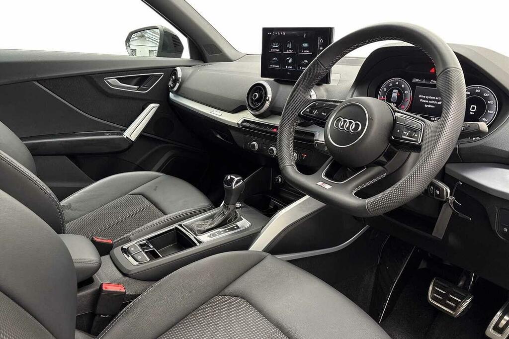 Audi Q2 Black Edition 35 Tfsi 150 Ps S Tronic Grey #5