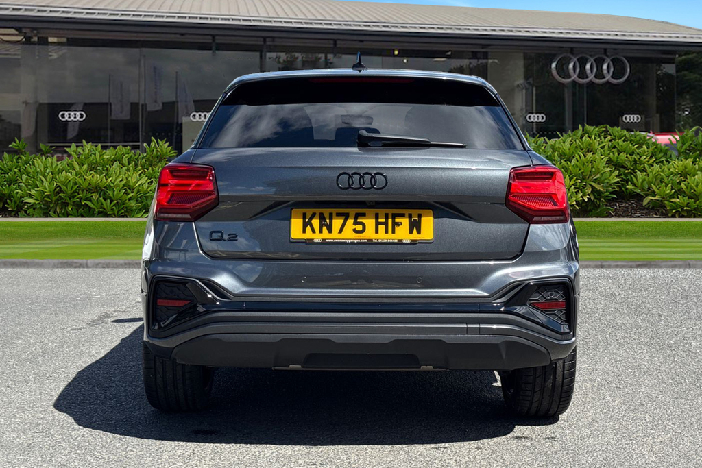 Audi Q2 Black Edition 35 Tfsi 150 Ps S Tronic KN75HFW Grey #4