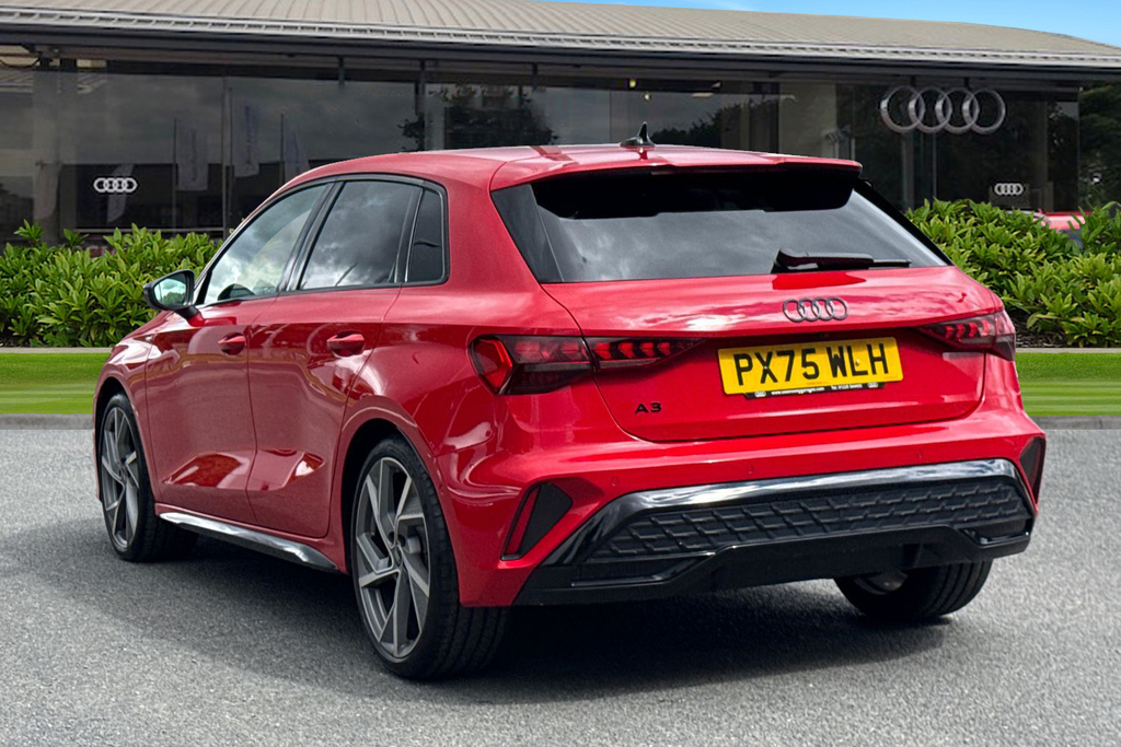 Audi A3 Black Edition Tdi 150 Ps S Tronic Red #2
