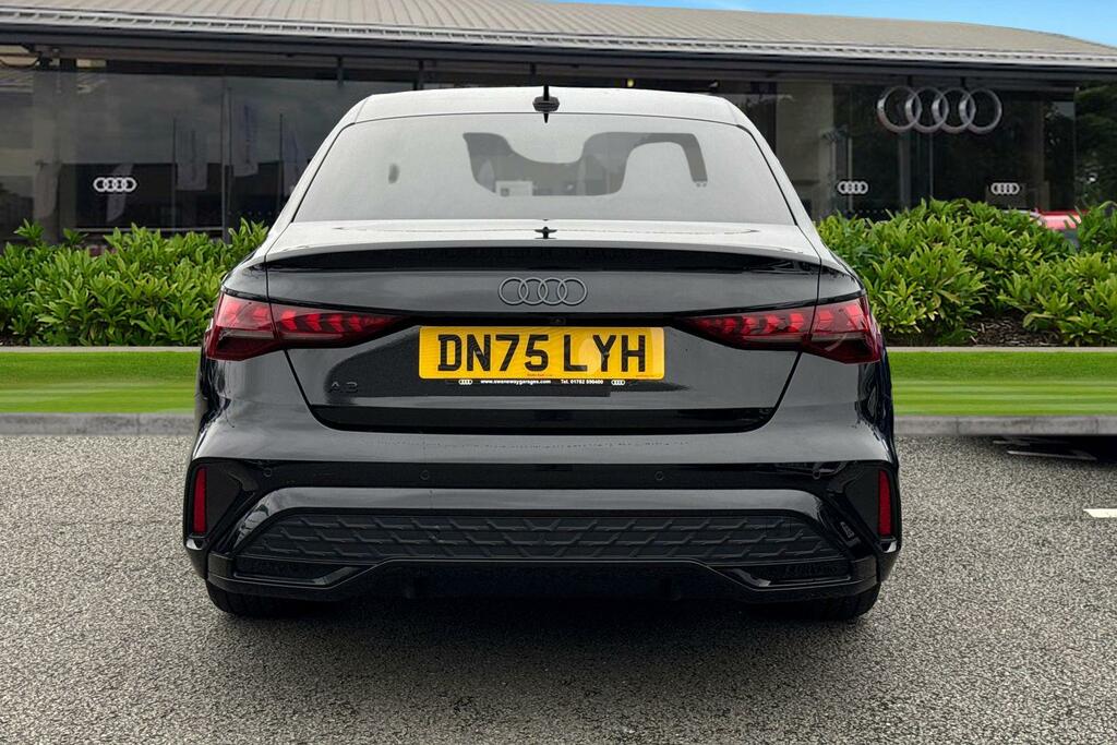 Audi A3 Black Edition Tdi 150 Ps S Tronic DN75LYH Black #4