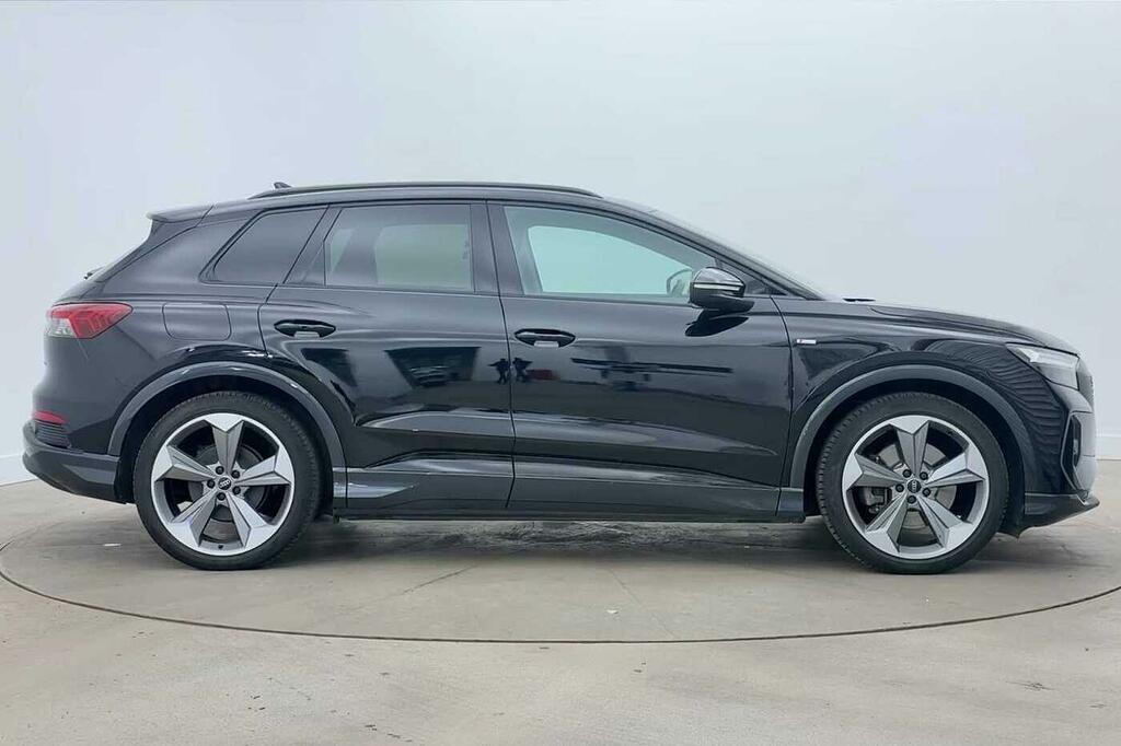 Audi Q4 E Tron Q4 Black Edition 45 E-tron Quattro 210,00 Kw Black #4