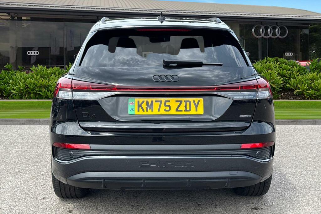 Audi Q4 E Tron Q4 Black Edition 45 E-tron Quattro 210,00 Kw KM75ZDY Black #4