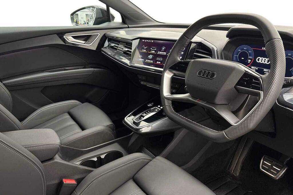 Audi Q4 E Tron Q4 Black Edition 45 E-tron Quattro 210,00 Kw Black #6