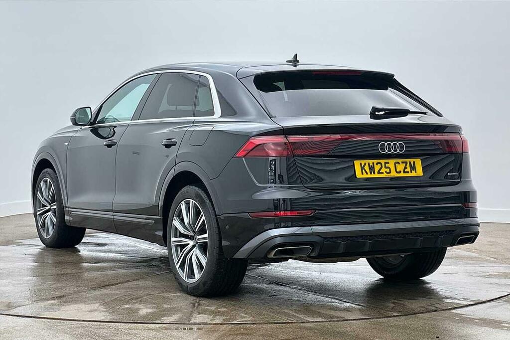 Audi Q8 Suv S Line Tfsi E Quattro 394 Ps Tiptronic Black #3