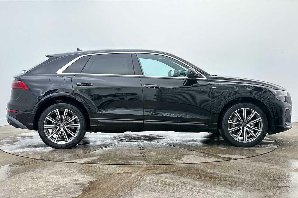 Audi Q8 Suv S Line Tfsi E Quattro 394 Ps Tiptronic Black #4