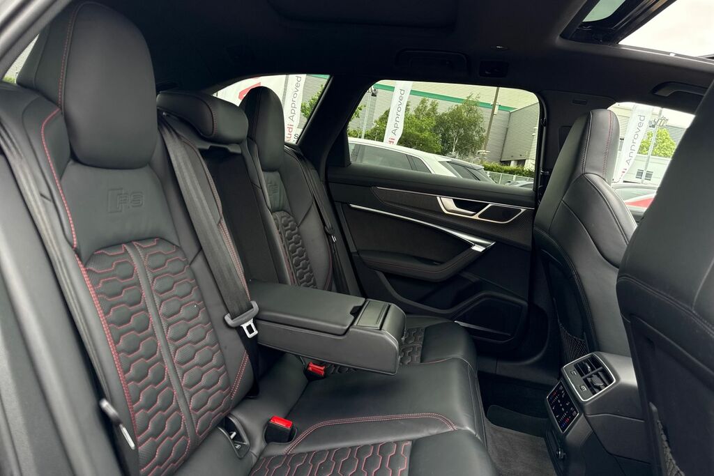 Audi RS6 Avant Estate Black #40