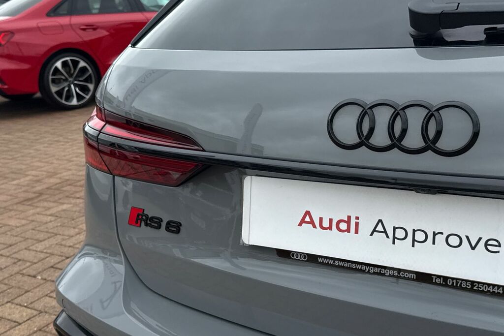 Audi RS6 Avant Estate Black #37