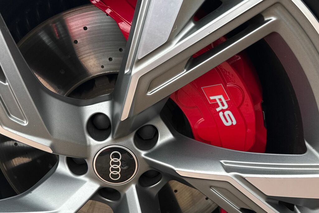 Audi RS6 Avant Estate Black #30