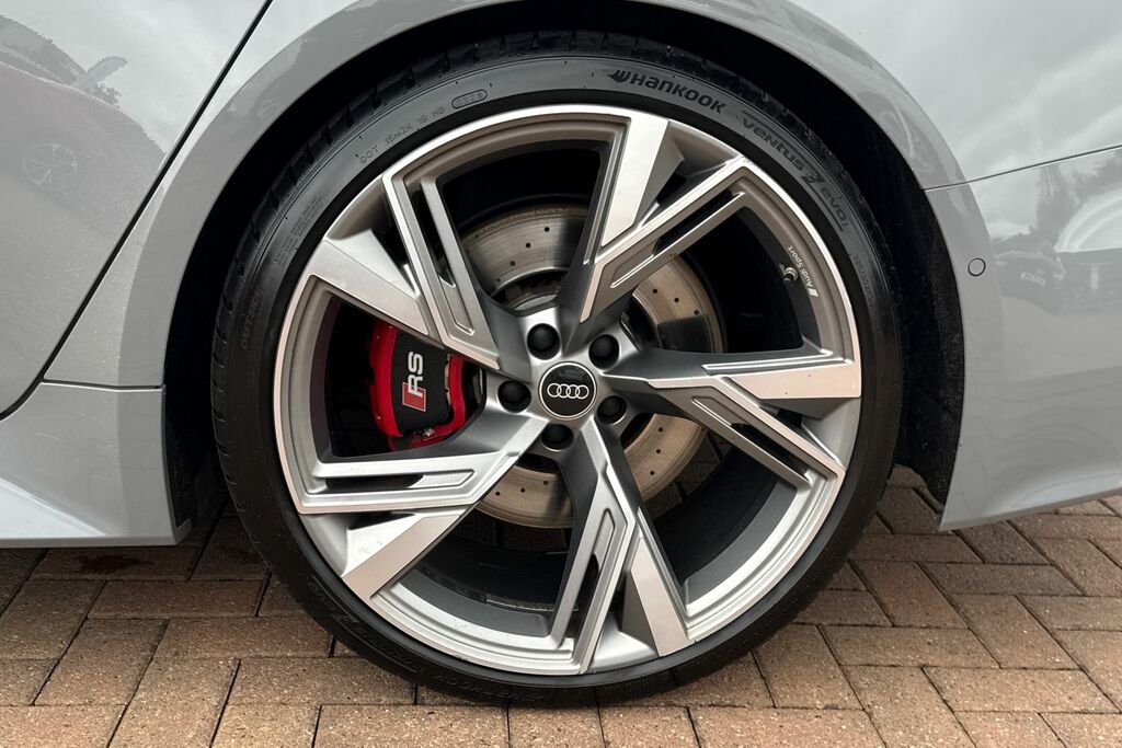 Audi RS6 Avant Estate Black #12