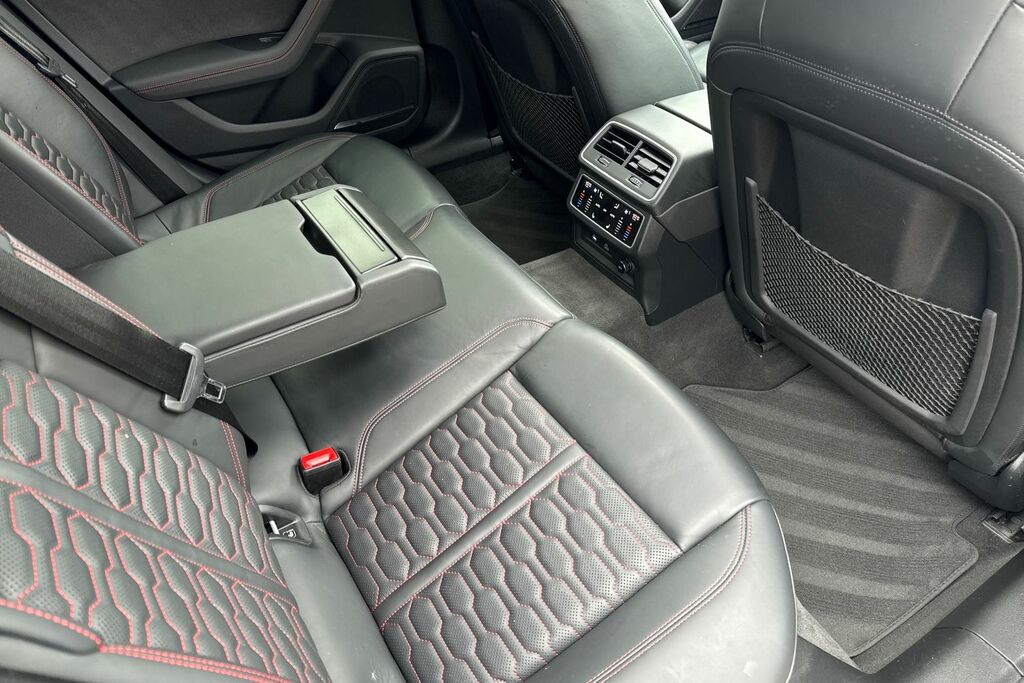 Audi RS6 Avant Estate Black #39