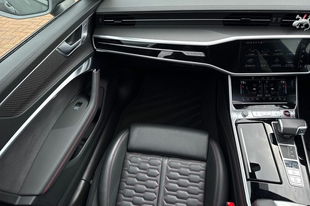 Audi RS6 Avant Estate Black #19