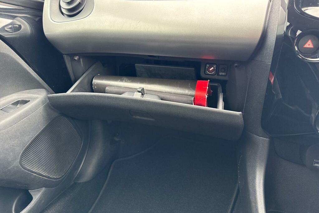Citroen C1 1.2 Puretech Feel Red #40