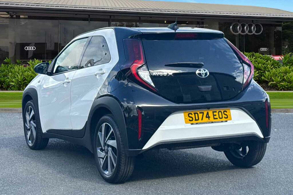Toyota Aygo X 1.0 Vvt-i Edge Euro 6 Ss White #2