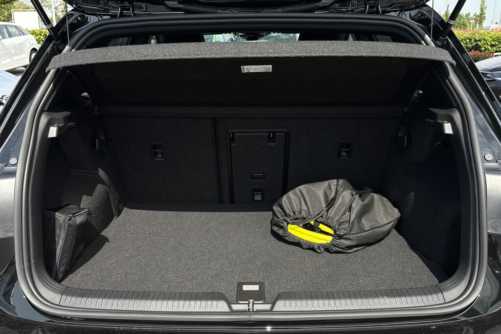 Volkswagen Golf 1.5 Tsi 272 Gte Ehybrid Dsg Pan Roof DE75GVW Black #6