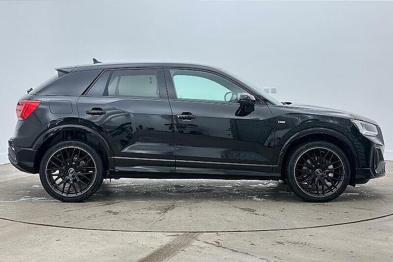 Audi Q2 Black Edition 35 Tfsi 150 Ps S Tronic Black #3