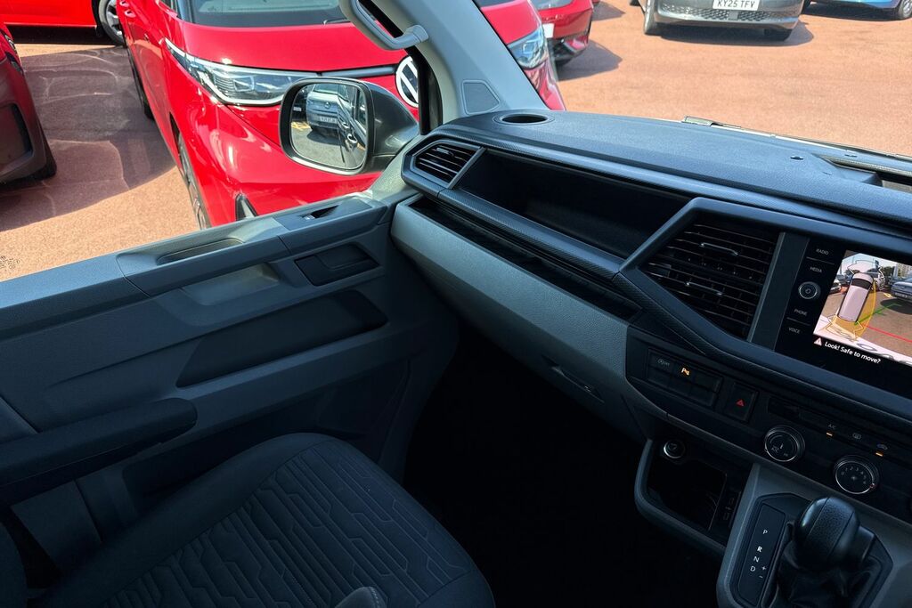 Volkswagen Transporter Shuttle Shuttle 2.0L Shuttle Se Tdi 148 Bhp Red #19