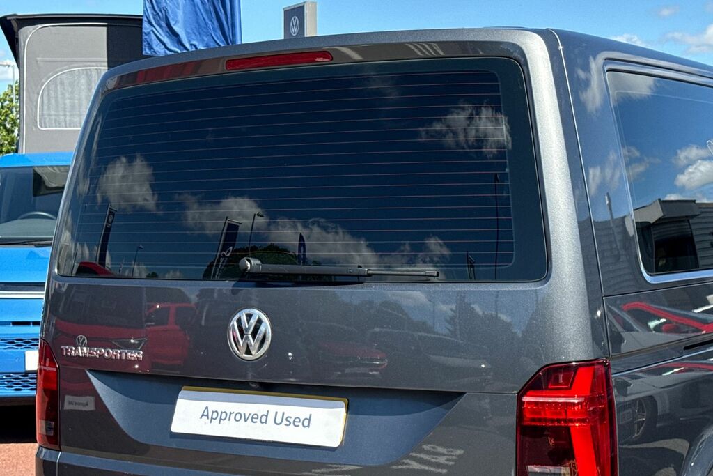 Volkswagen Transporter Shuttle Shuttle 2.0L Shuttle Se Tdi 148 Bhp Red #33