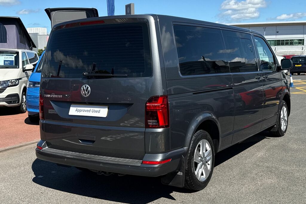Volkswagen Transporter Shuttle Shuttle 2.0L Shuttle Se Tdi 148 Bhp Red #25