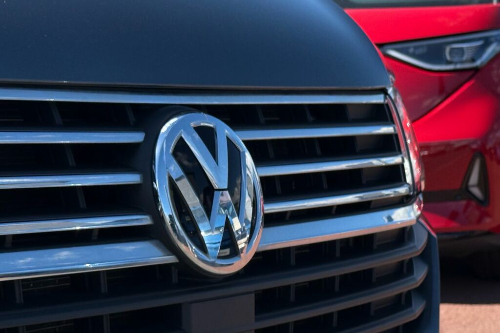 Volkswagen Transporter Shuttle Shuttle 2.0L Shuttle Se Tdi 148 Bhp Red #31