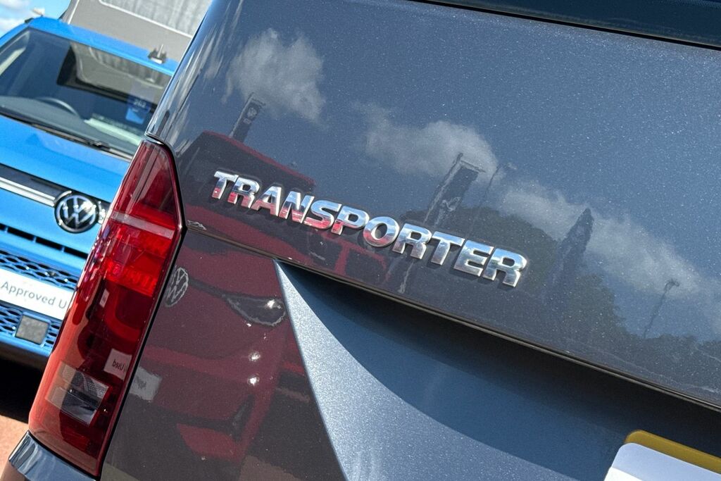 Volkswagen Transporter Shuttle Shuttle 2.0L Shuttle Se Tdi 148 Bhp Red #34
